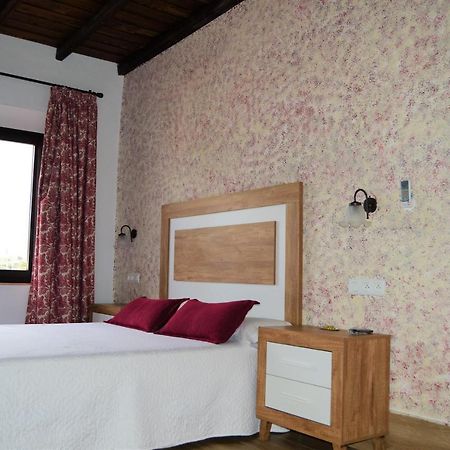 Apartamentos Turisticos - Hostal Los Alisos Алиседа Экстерьер фото