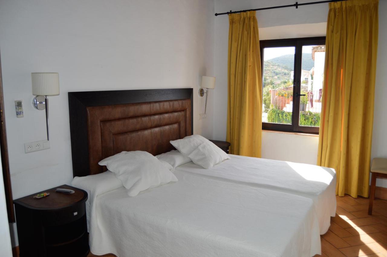 Apartamentos Turisticos - Hostal Los Alisos Алиседа Экстерьер фото